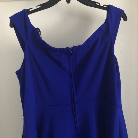 NWT Beautiful Dress!! - Picture 7 of 10